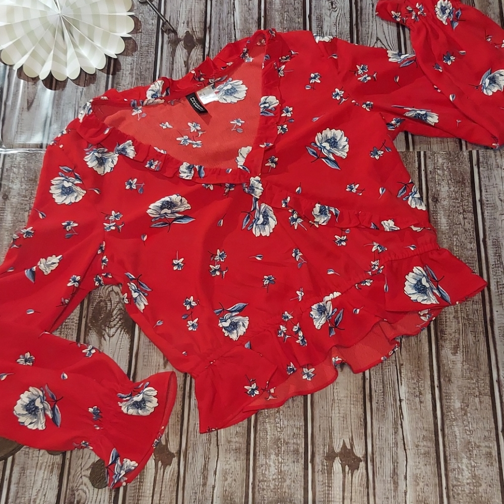 Adorable  Floral Crop Top !!